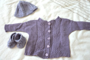 layette-violette-tricot-bebe-2doigtsdidee