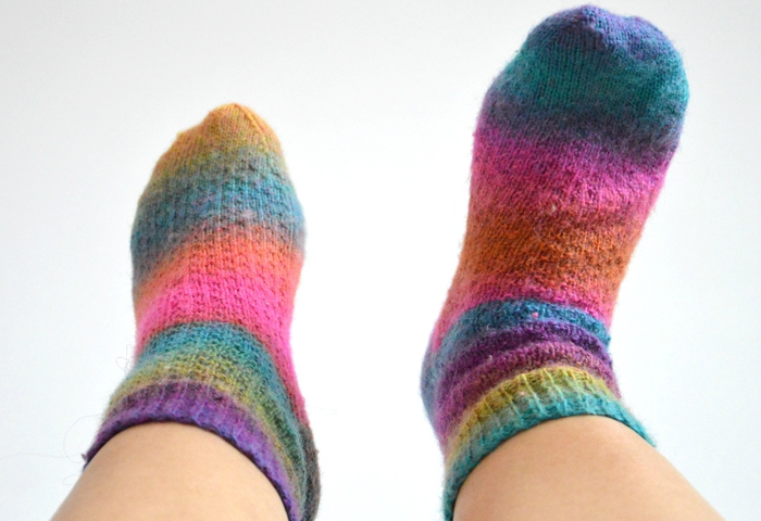 premieres-chaussettes-tricotees-2doigtsdidee