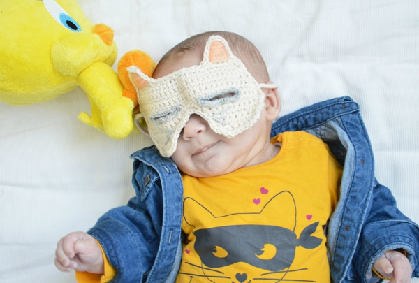 Un masque de chat pour bébé