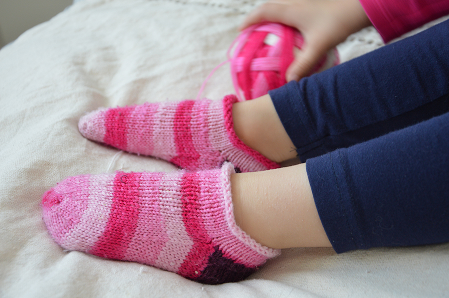 chaussettes tricotées roses