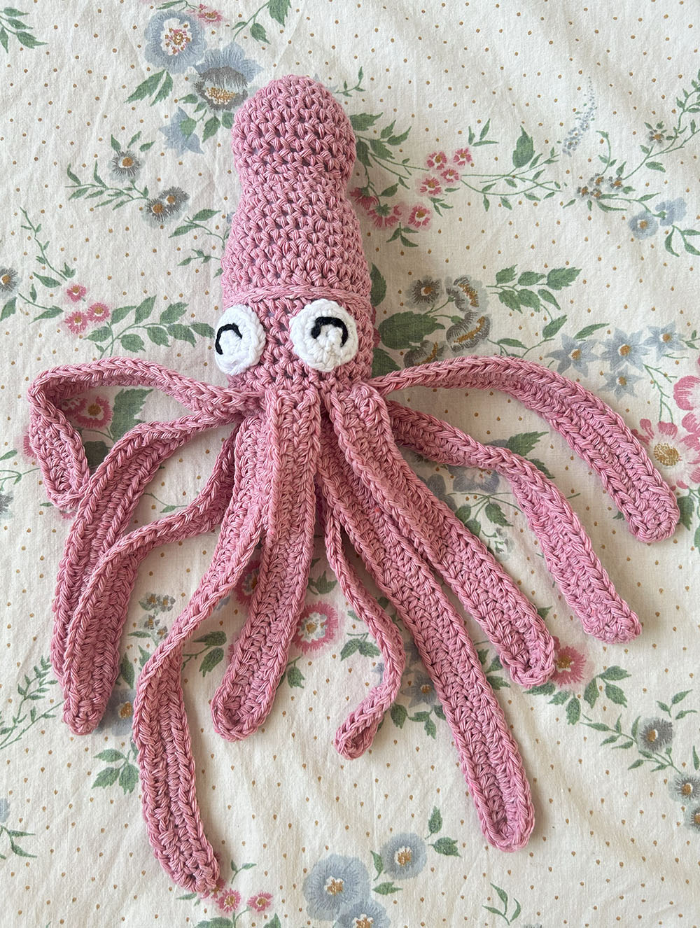 Hubble the squid crochet